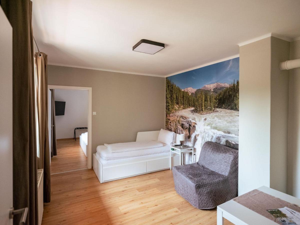 Fruehstueckshaus Wunderland Bed & Breakfast Laa an der Thaya Exterior photo