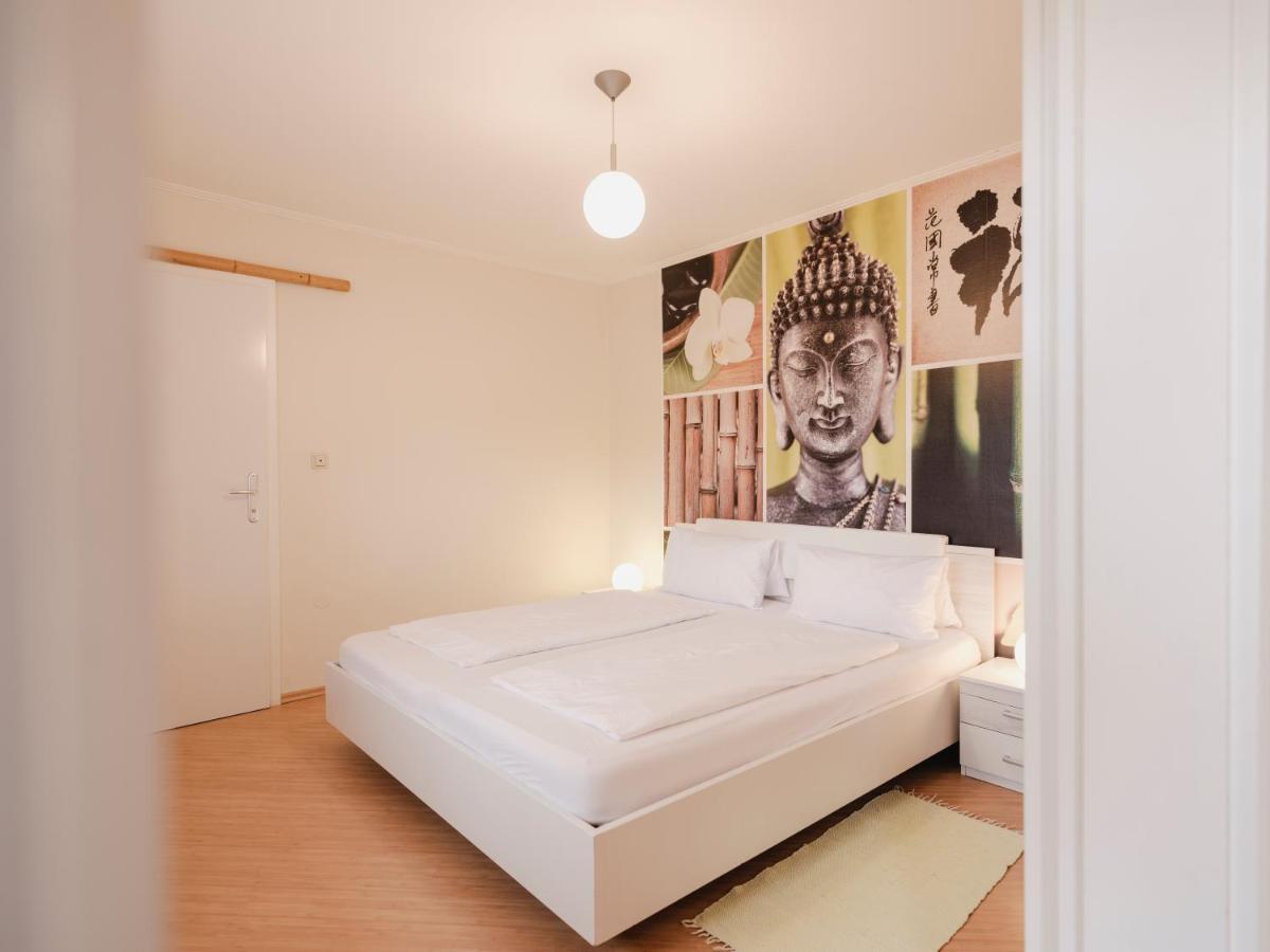 Fruehstueckshaus Wunderland Bed & Breakfast Laa an der Thaya Exterior photo